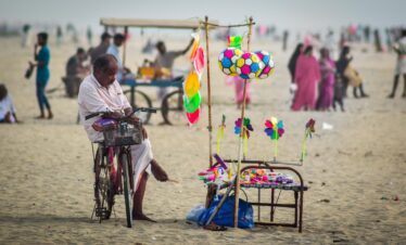 alappuzha beach, india, beach vendor, nature, vendor, indian beach, toy vendor, beach, kerala, kerala beach